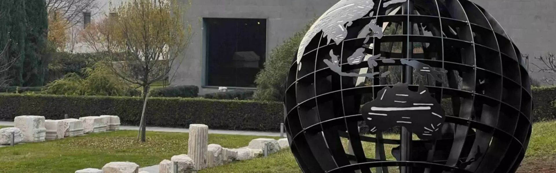 Mappamondo di Isgrò