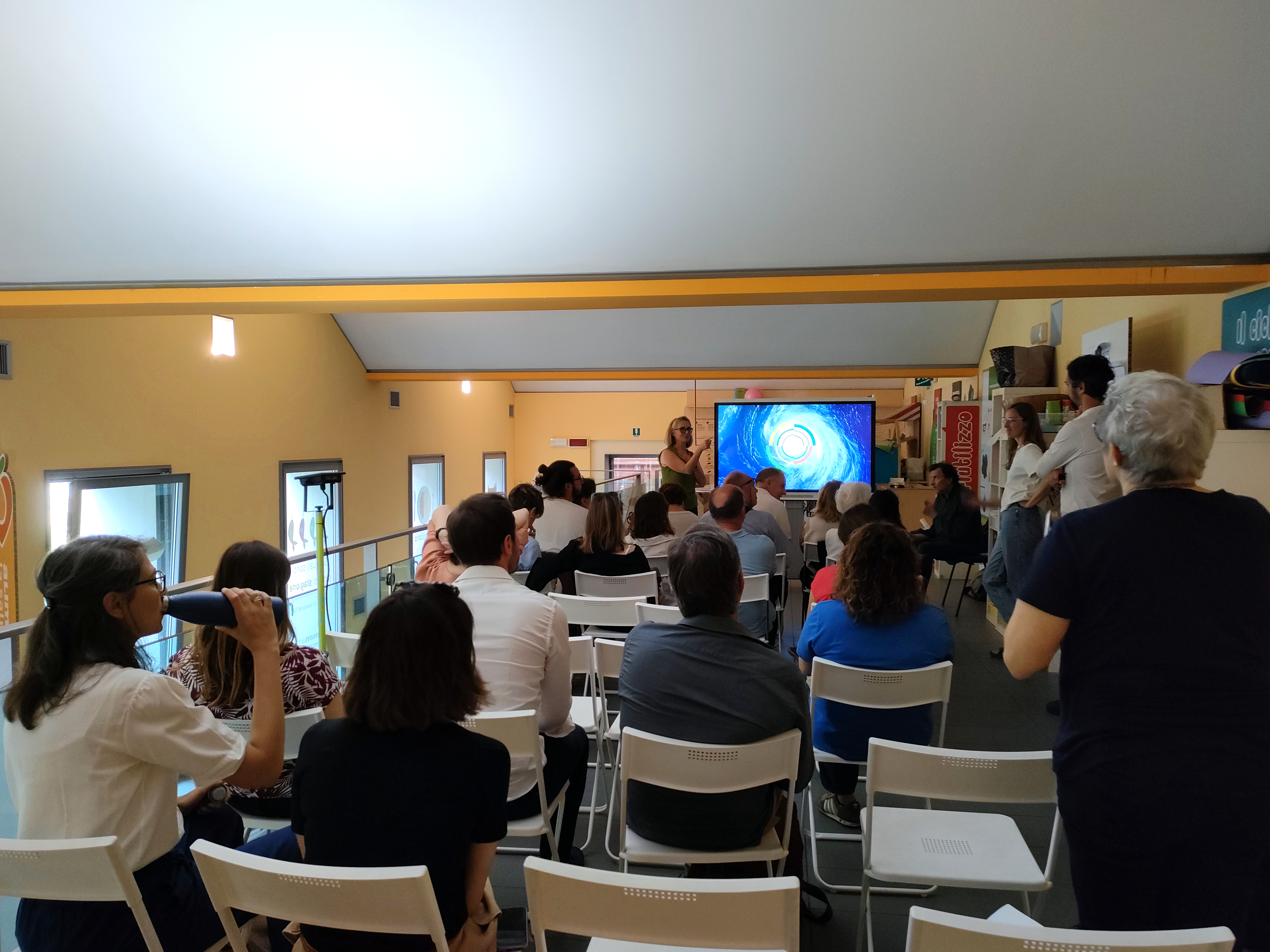 /UC_AT_250_foto%20del%206%20giugno%20-%20Assemblea%20pubblica%20Spazi%20Attivi