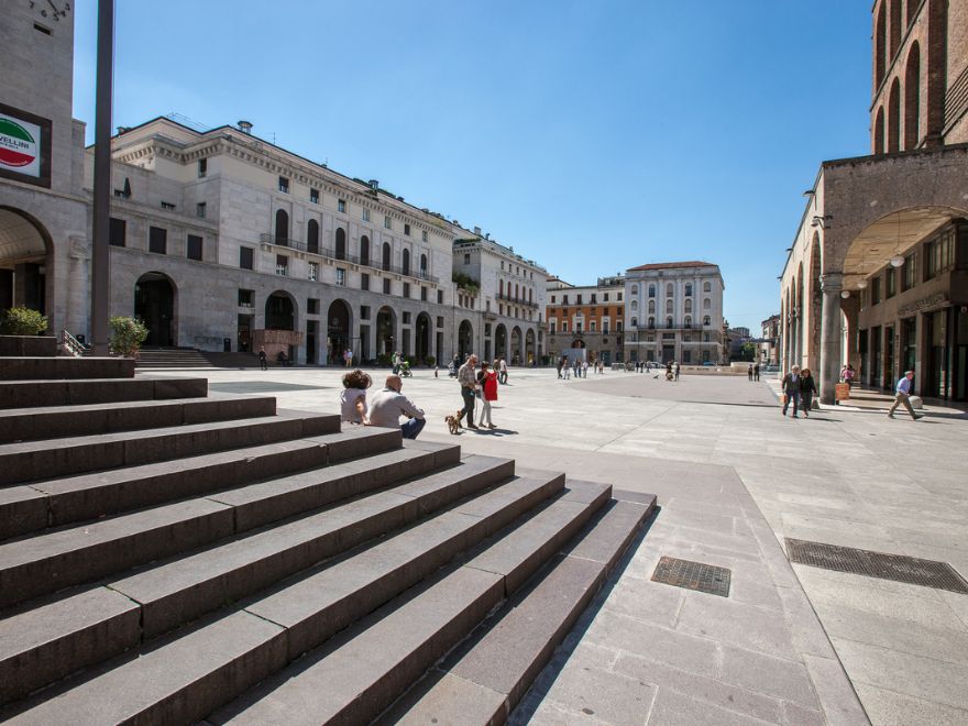 /Palazzo%20della%20Vittoria%2001