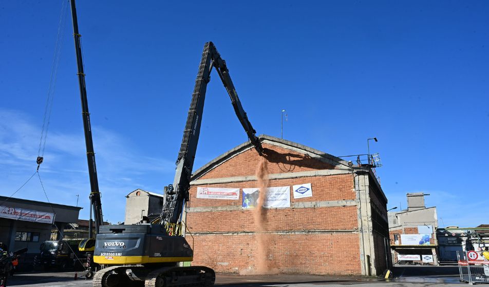 Avvio abbattimento Caffaro